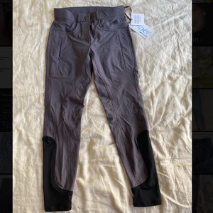 NWT Smartpak Piper Summer Breeches 28R Silicone knee patch